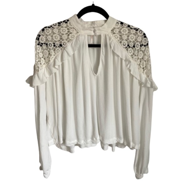 NWOT- Free People Little Bit of Love White Lace Ruffle Blouse- Size M - Picture 3 of 6